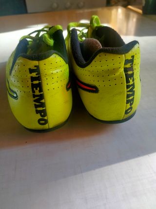 Botas de futbol Nike Tiempo Talla 35