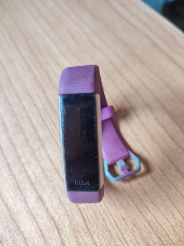 Fitbit Alta HR morado