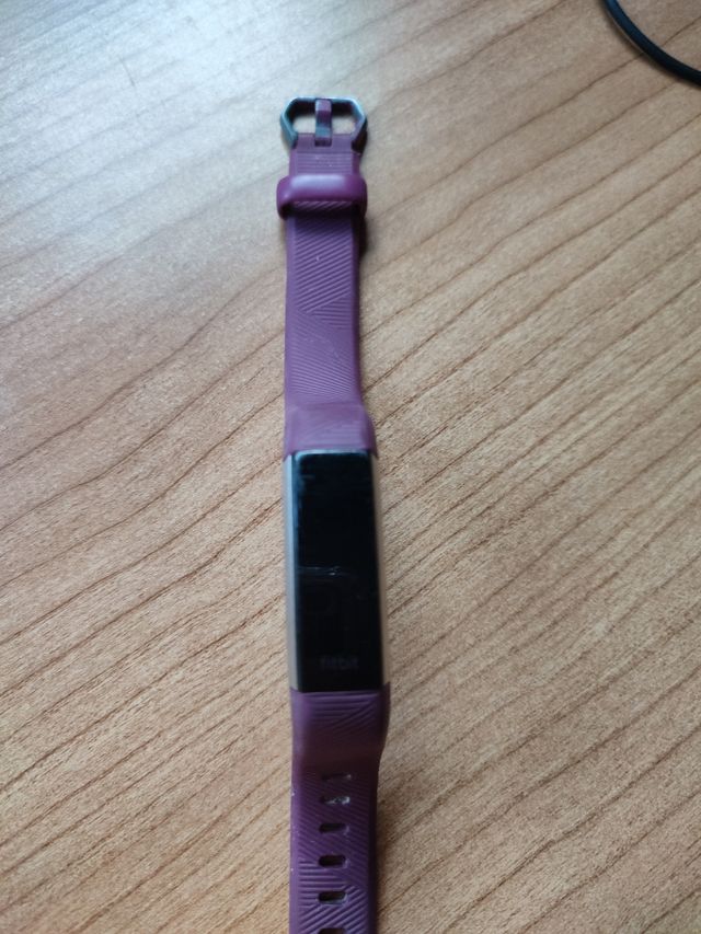 Fitbit Alta HR morado