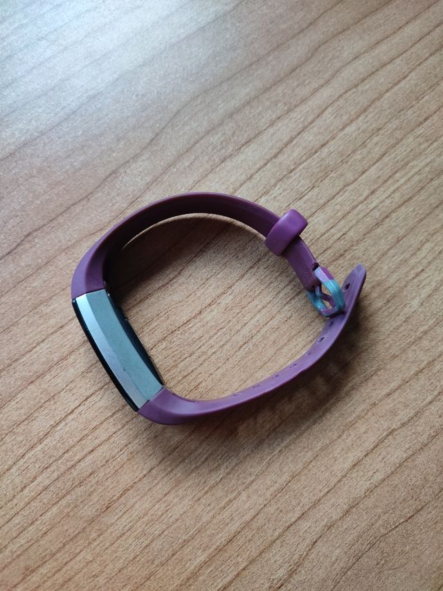 Fitbit Alta HR morado