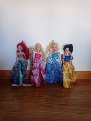 4 Barbies Disney