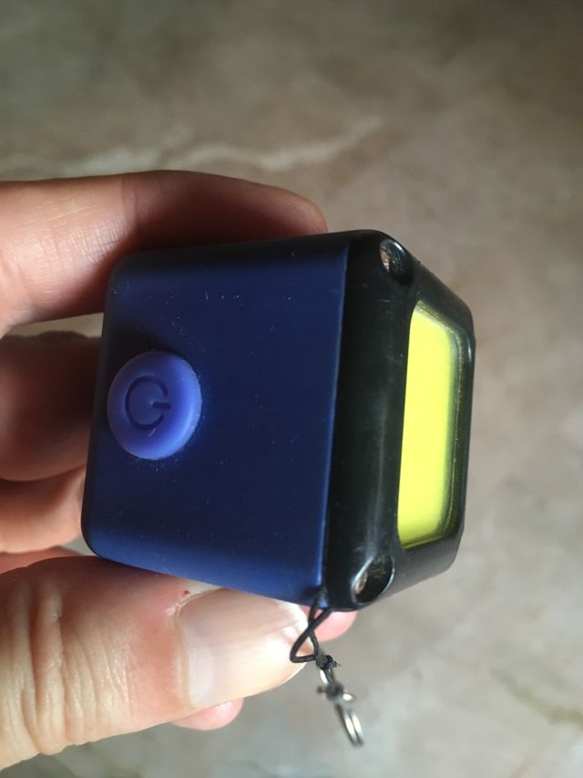 Mini linterna LED recargable USB