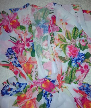 Mono corto súper con flores nuevo S