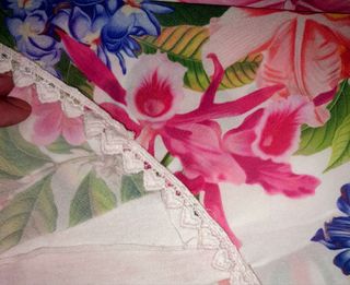 Mono corto súper con flores nuevo S
