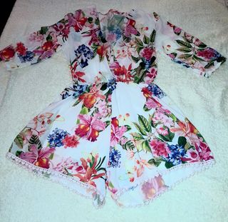 Mono corto súper con flores nuevo S