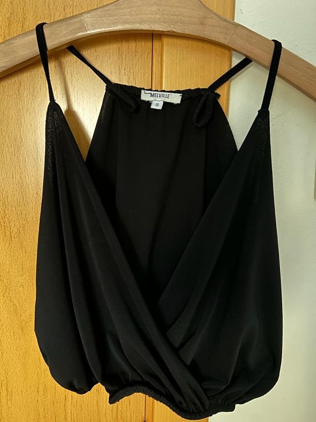 Top T.S negro de Brandy Melville