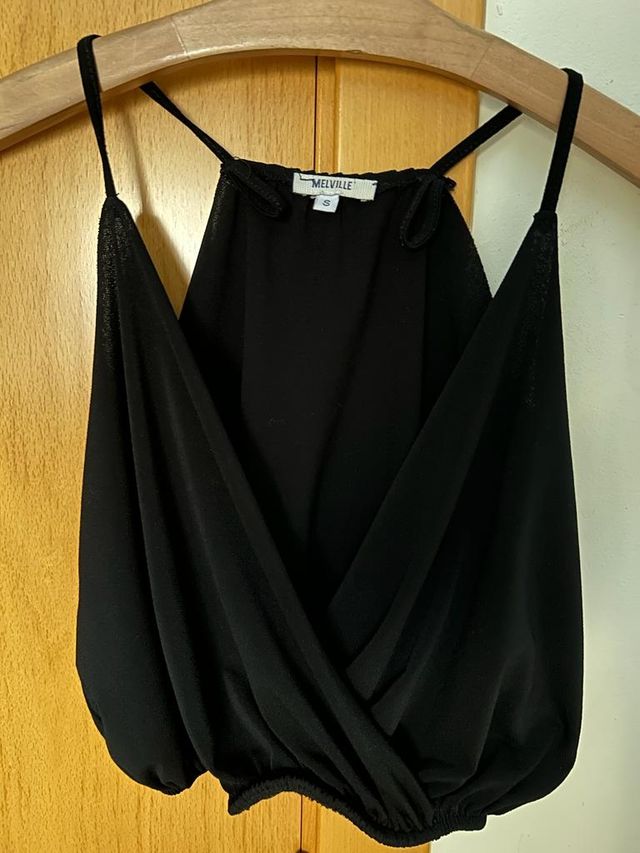 Top T.S negro de Brandy Melville