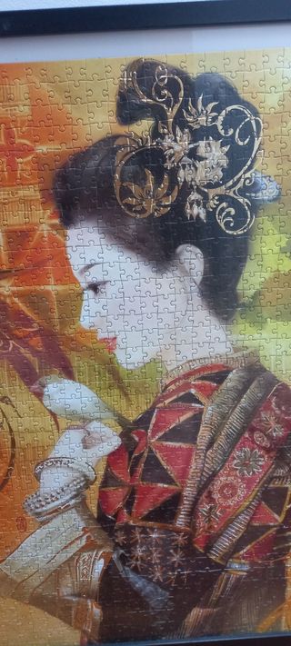 Cuadro puzzle japonés con tonalidades doradas