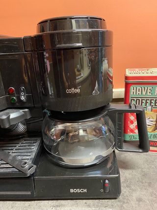 Cafetera expresso y para 12 comensales