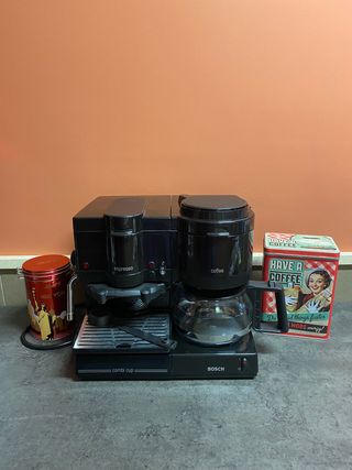Cafetera expresso y para 12 comensales