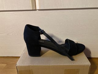 Tacones negros