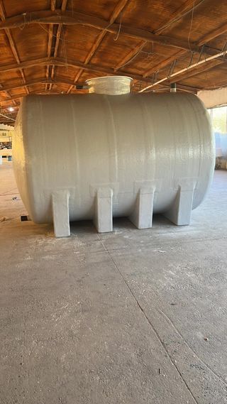 Depósitos cisternas poliester agua