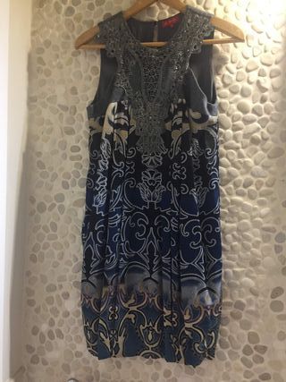Vestido arreglado para bautizo, comunión,... M