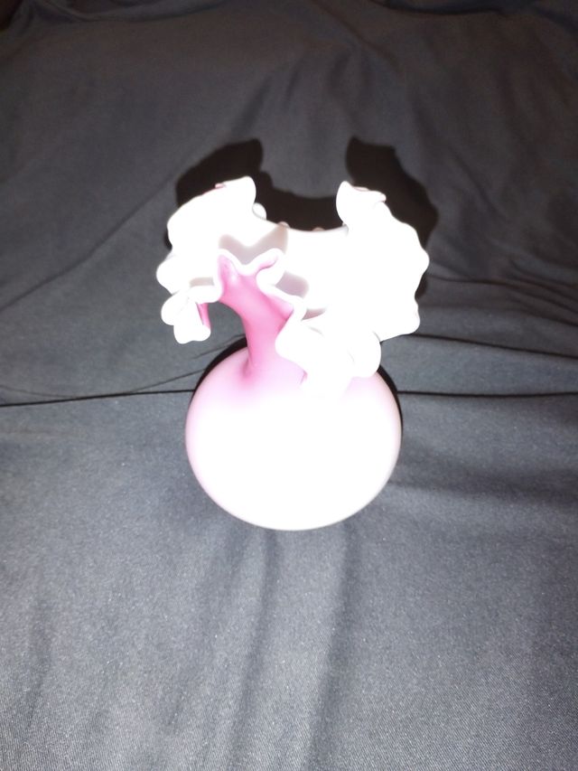 Antiguo jarrón opalina rosa