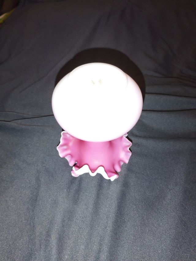 Antiguo jarrón opalina rosa