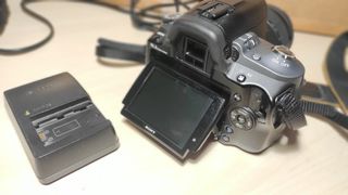 Camara Reflex dslr Sony Alpha 330 con objetivo.