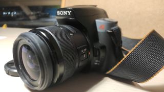 Camara Reflex dslr Sony Alpha 330 con objetivo.