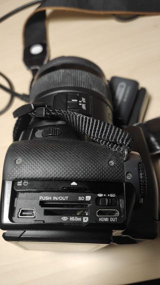 Camara Reflex dslr Sony Alpha 330 con objetivo.