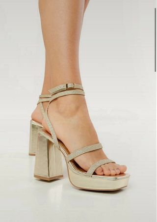 Sandalias con tacón