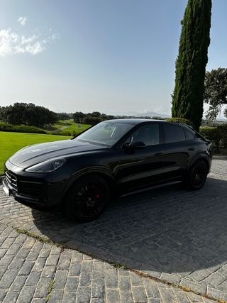 Porsche Cayenne 2021
