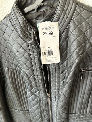 Cazadora polipiel negra. Talla 48