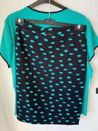 Conjunto blusa y falda lunares.  Talla 52