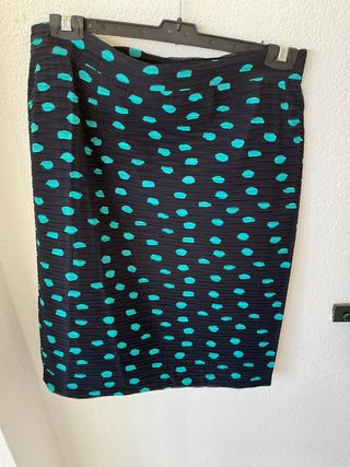 Conjunto blusa y falda lunares.  Talla 52