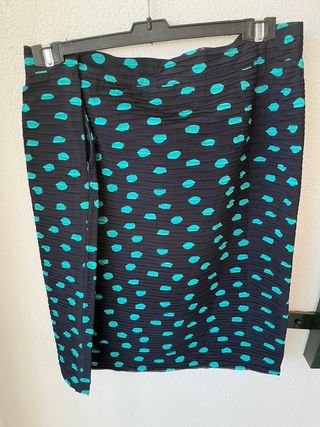 Conjunto blusa y falda lunares.  Talla 52