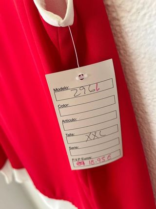 Blusa fiesta. Color rojo y blanco. Talla XXL
