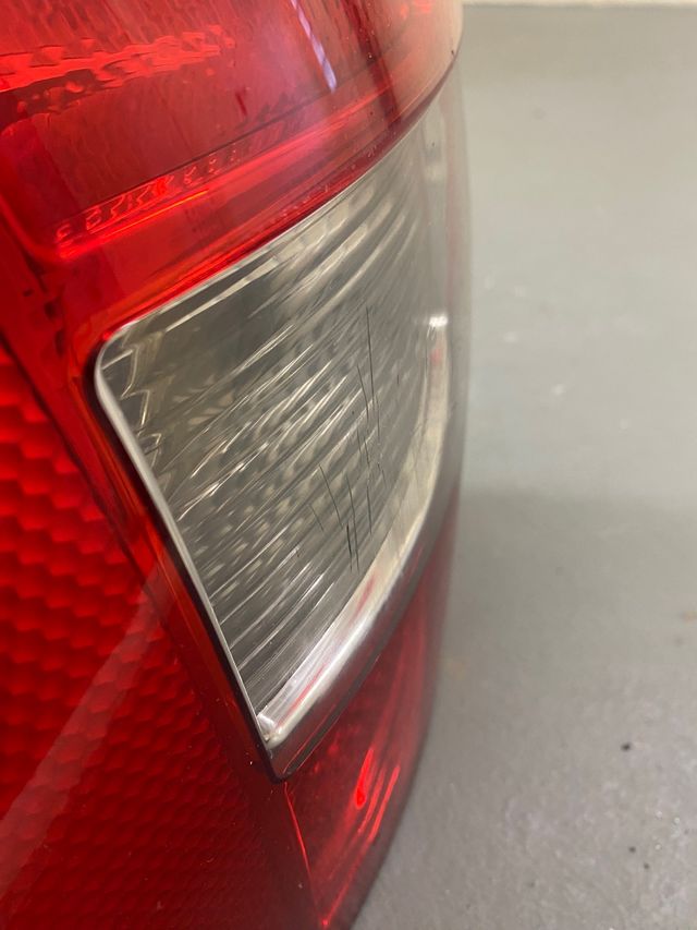 Foco trasero Izq a4 avant 2003