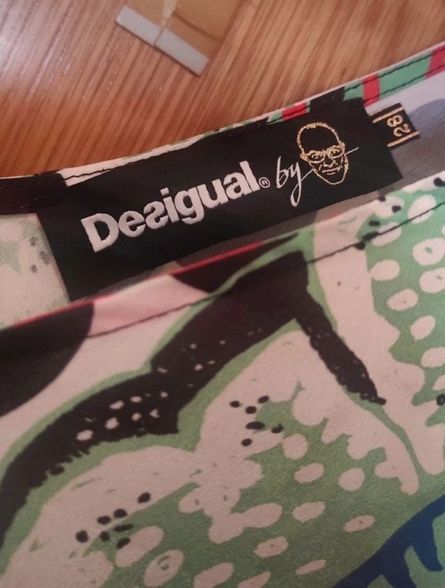 Mono desigual con Cristian LaCroix M