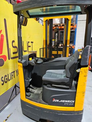 Carretilla retractil jungheinrich