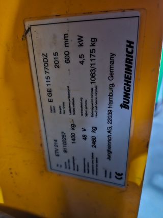 Carretilla retractil jungheinrich