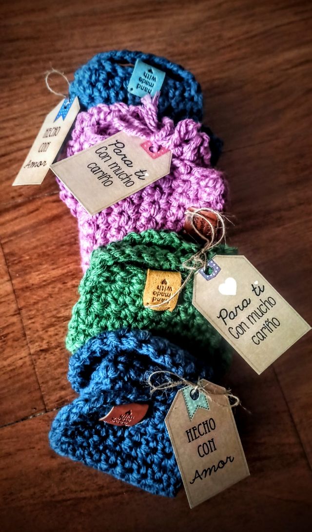 Posavasos y abrigo de taza en varios colores