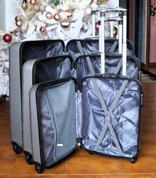 3 Maletas Nuevas 70€ Gris Perla