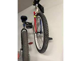 Soporte de pared para monociclo