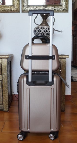 3 Maletas Nuevas 100€ + Neceser Champan