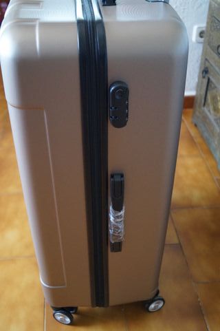 3 Maletas Nuevas 100€ + Neceser Champan