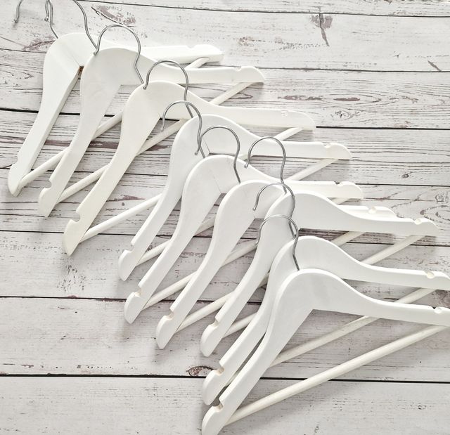 Lote 13 perchas madera