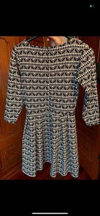 Pack 8 vestidos negros y una falda 