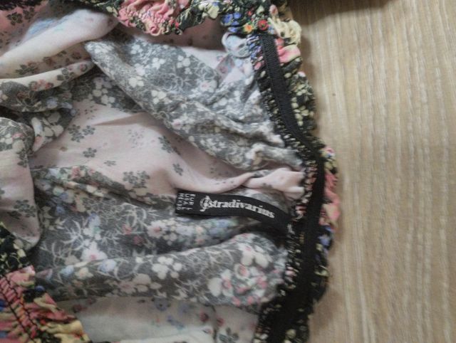 Vestido largo con rayas y flores