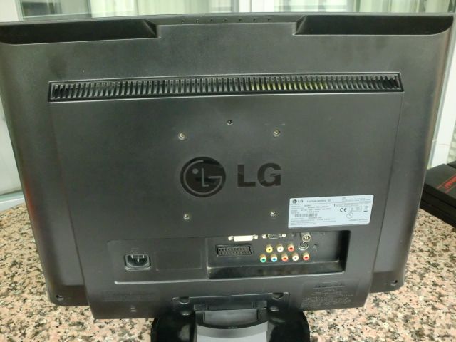Televisión LG 22" M 228WA