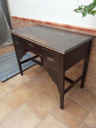 Precioso escritorio antiguo, buen estado.