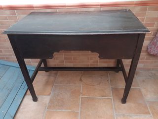 Precioso escritorio antiguo, buen estado.