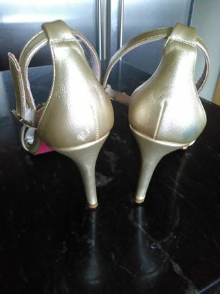 Sandalias joya doradas CUPLÉ T 40