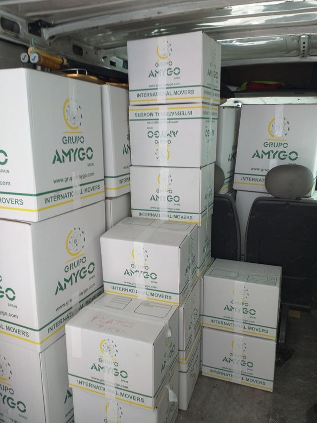 Appartamenti, case, magazzini, magazzini vengono svuotati...