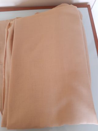 Cortinas, estore y barras, guías y soportes.