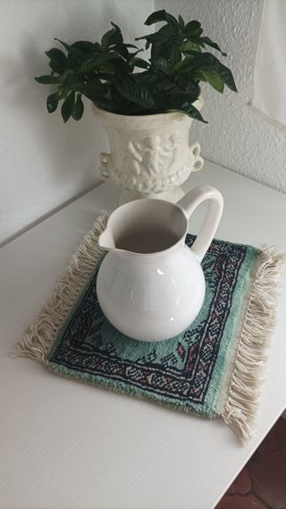 Jarra de barro blanco