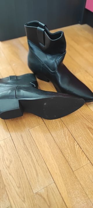 Bota campera chica caña corta negra n. 38