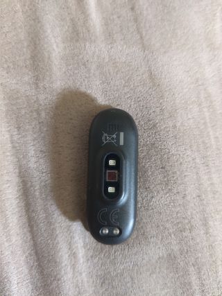 Xiaomi Mi Band 5 (No imanta el cargador)